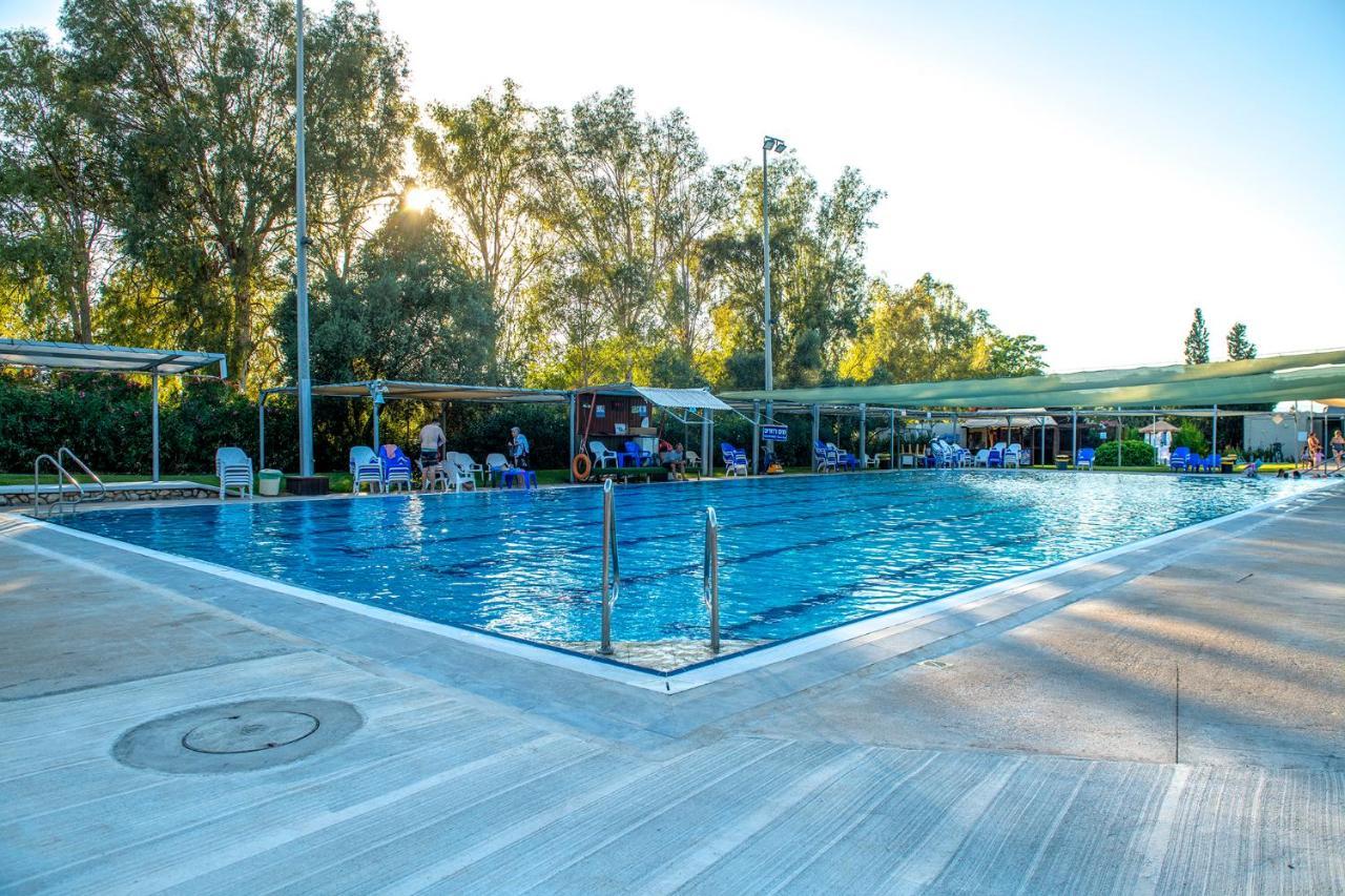 כפר הנופש קיבוץ גדות Kibbutz Gadot Galilean Resort Eksteriør billede