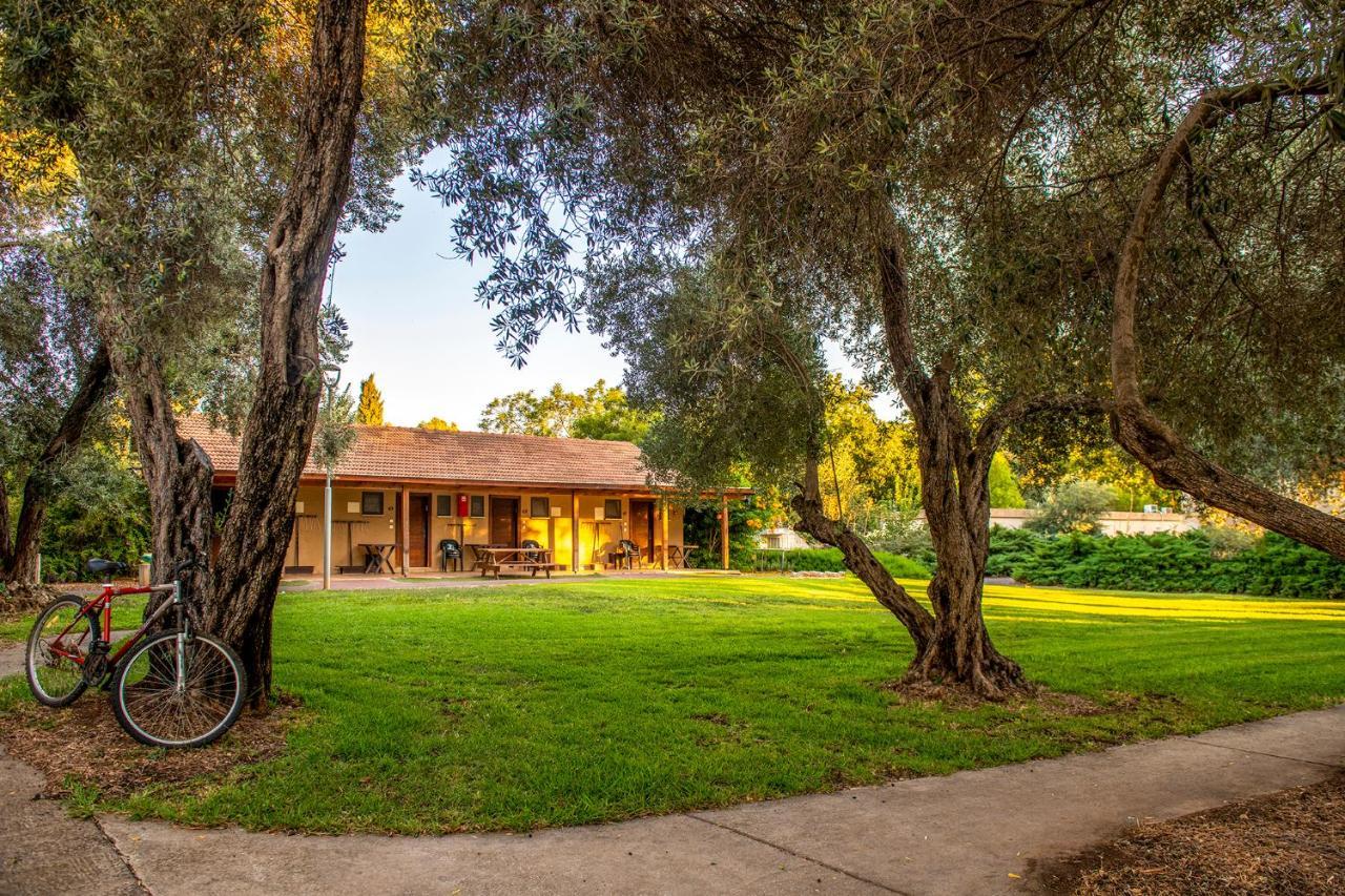 כפר הנופש קיבוץ גדות Kibbutz Gadot Galilean Resort Eksteriør billede