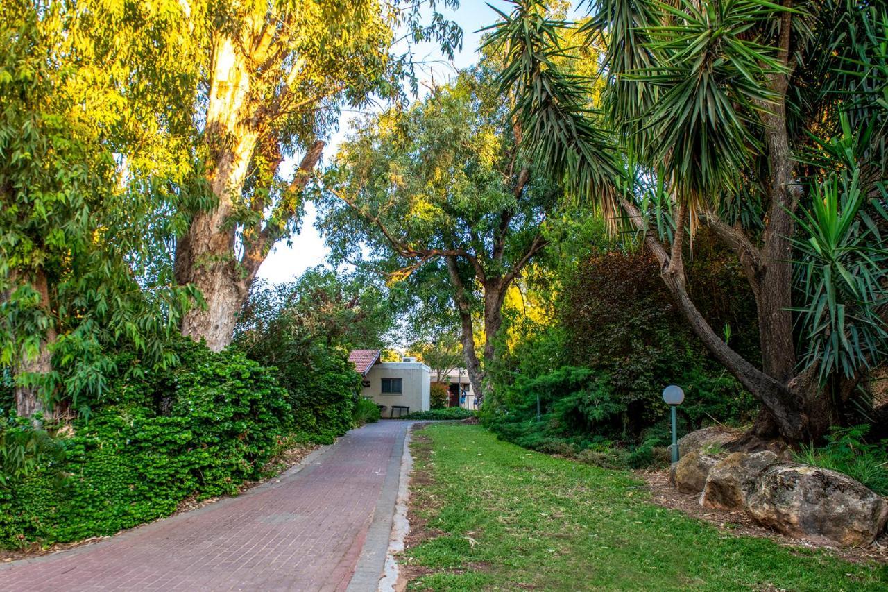 כפר הנופש קיבוץ גדות Kibbutz Gadot Galilean Resort Eksteriør billede