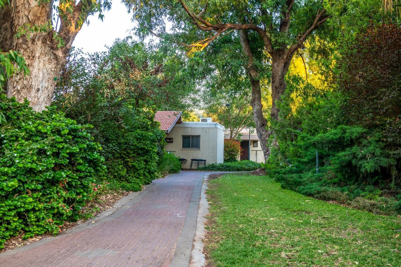 כפר הנופש קיבוץ גדות Kibbutz Gadot Galilean Resort Eksteriør billede