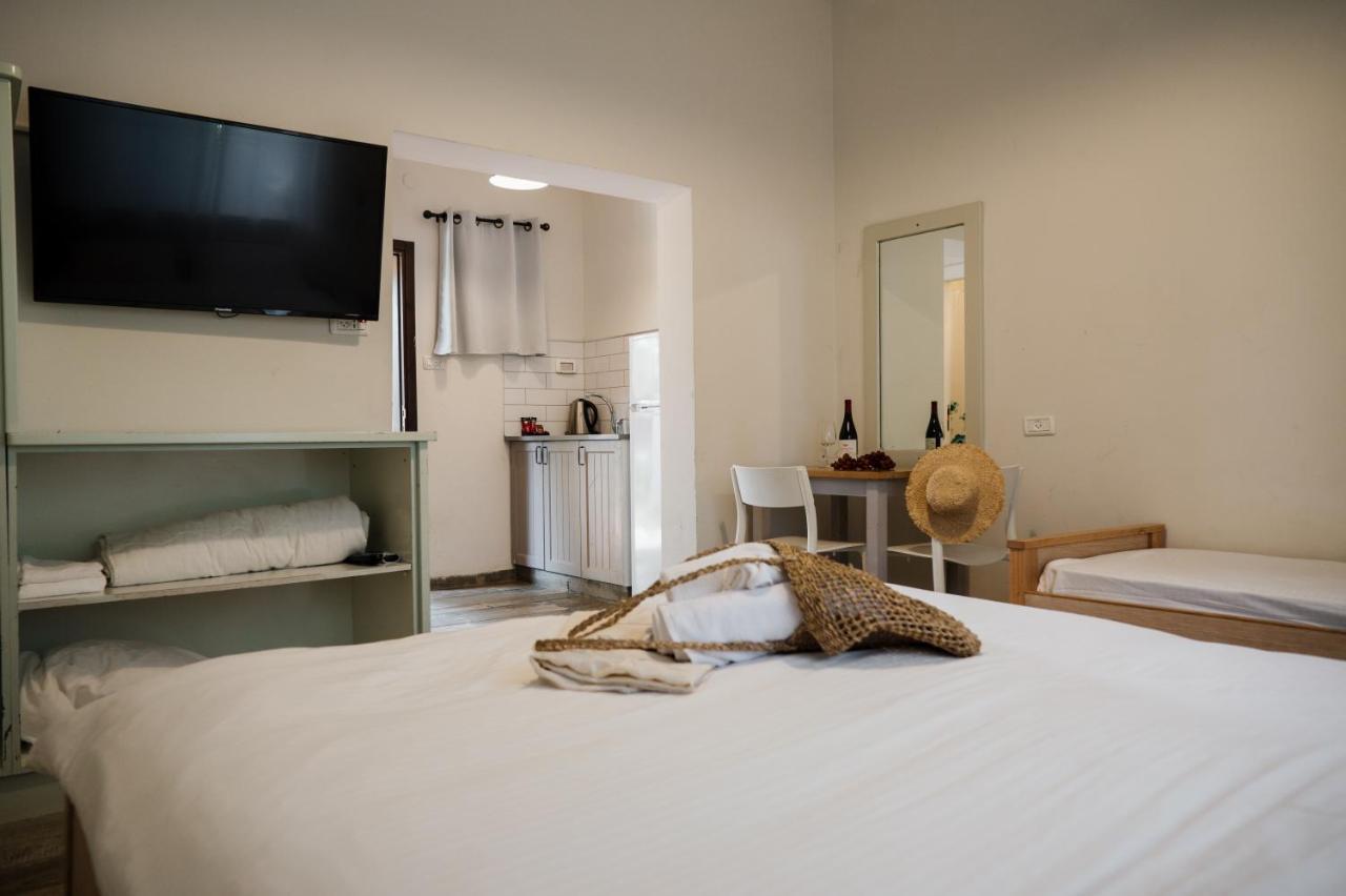 כפר הנופש קיבוץ גדות Kibbutz Gadot Galilean Resort Eksteriør billede